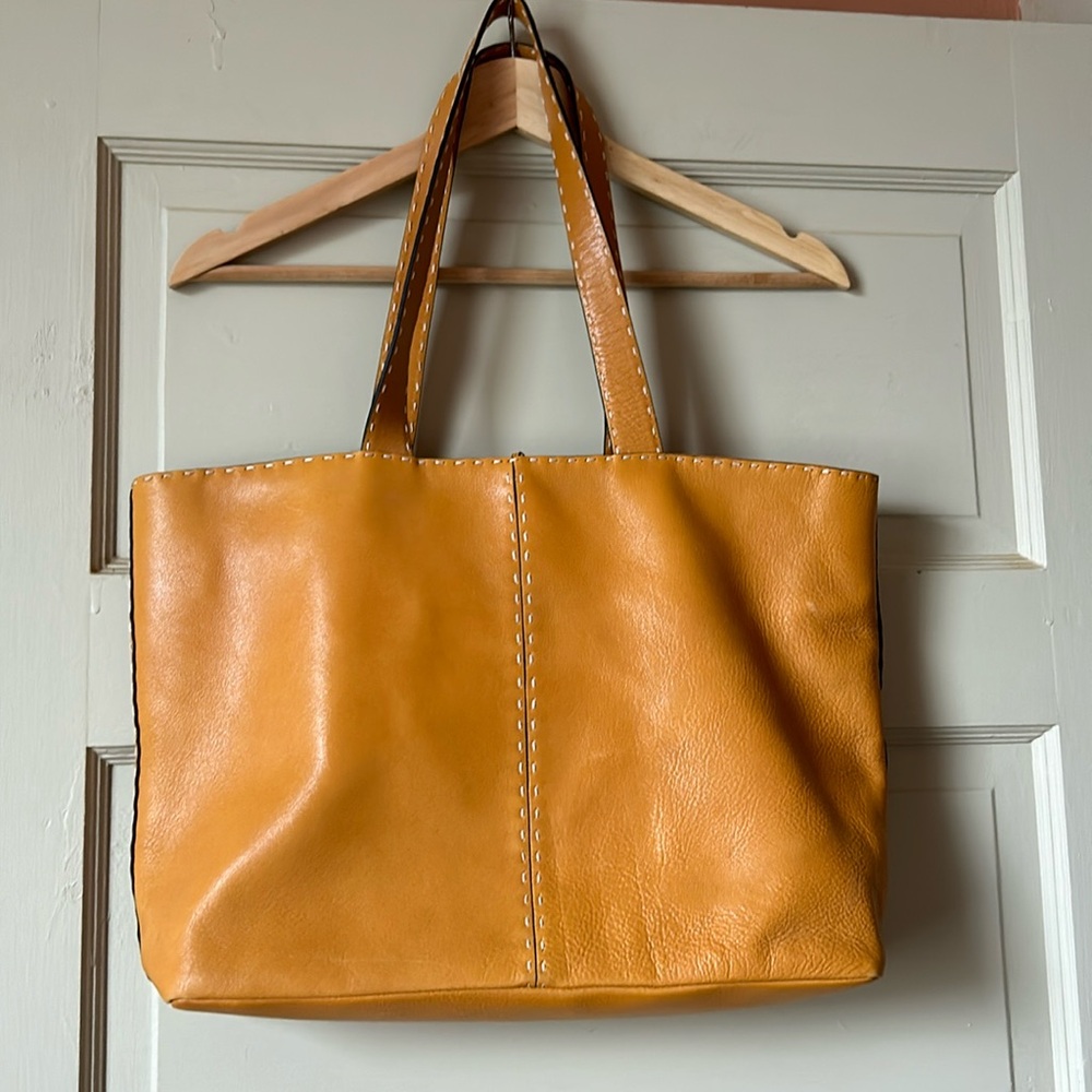 Elegant Tan Leather Tote Bag